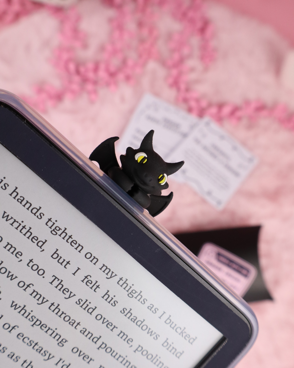 Dragon Kindle Reading Buddy / Hipper