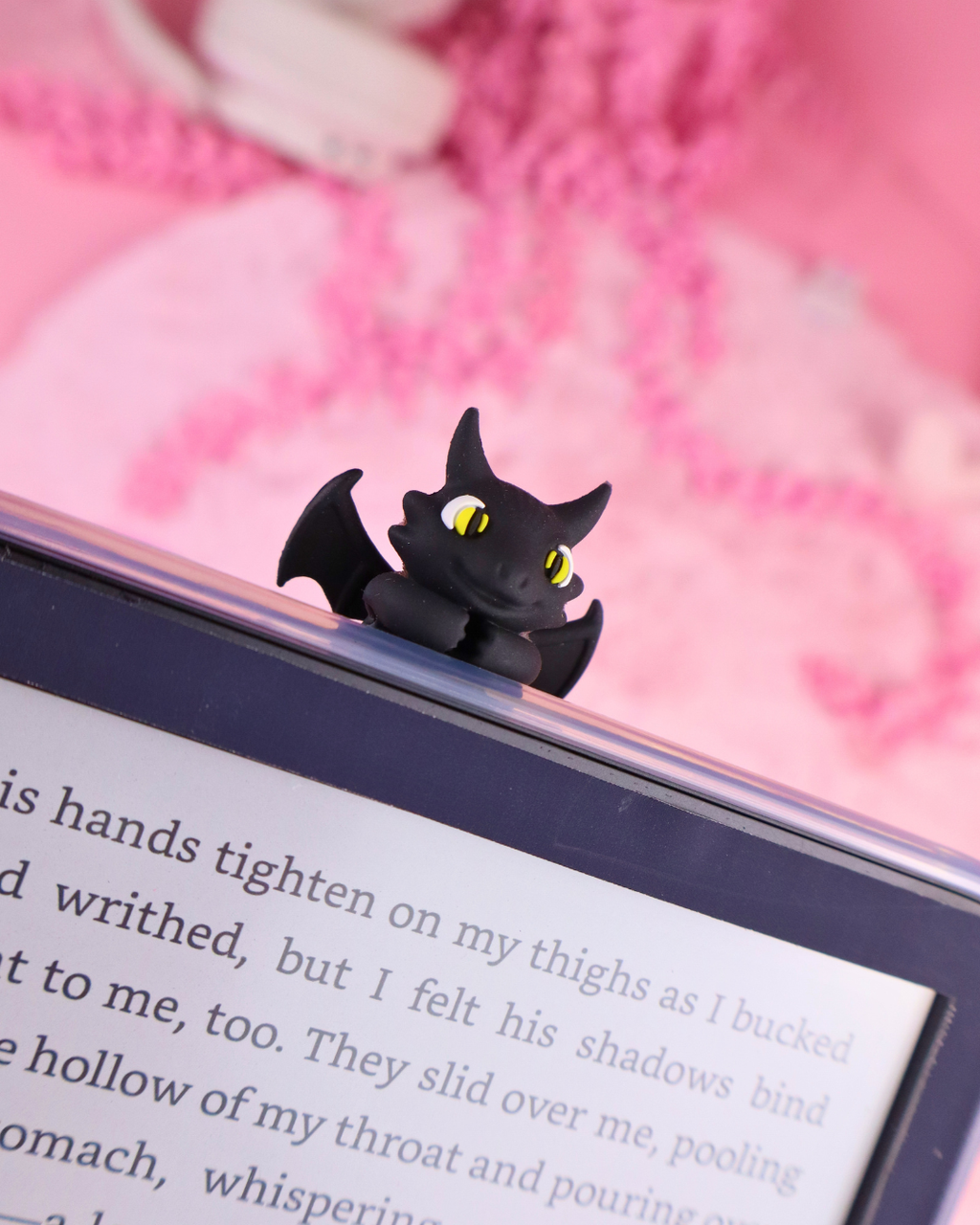 Dragon Kindle Reading Buddy / Hipper