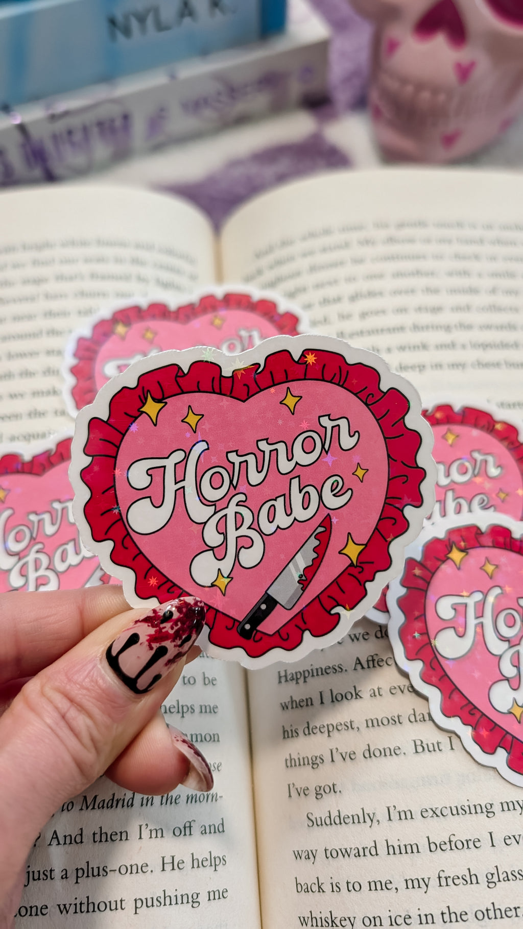 Horror babe sticker (holographic)